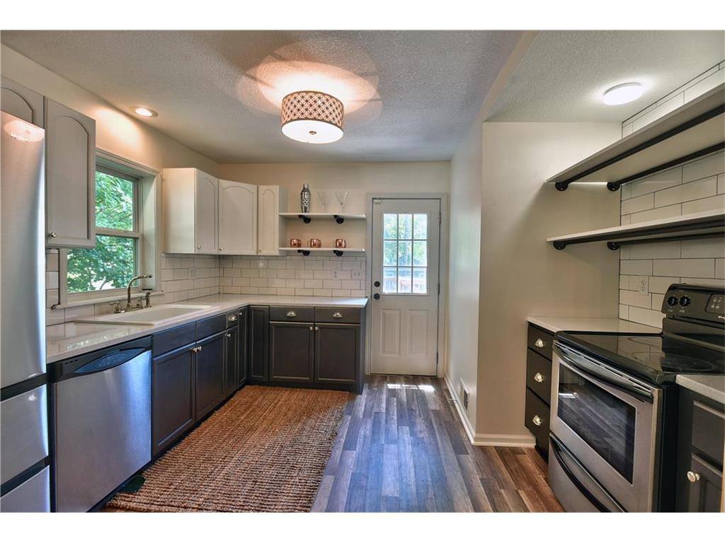 House for rent at 11 W 80th St, Kansas City, MO 64114