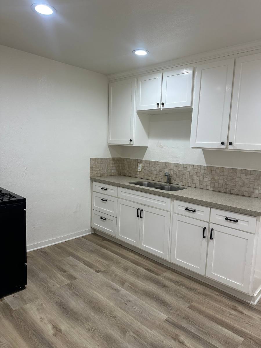 Apartment for rent at 1974 Henderson Ave, Long Beach, CA 90806