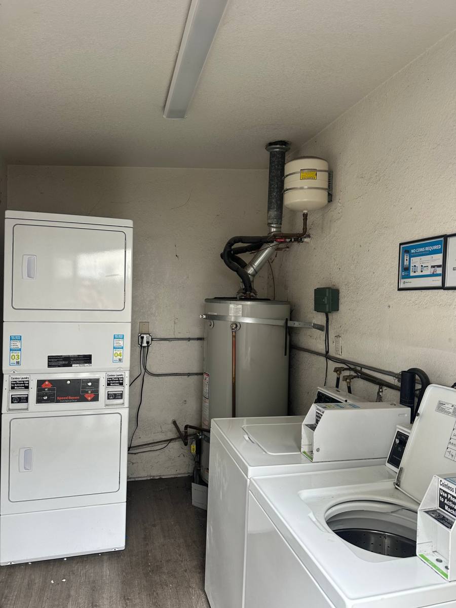 Apartment for rent at 1974 Henderson Ave, Long Beach, CA 90806