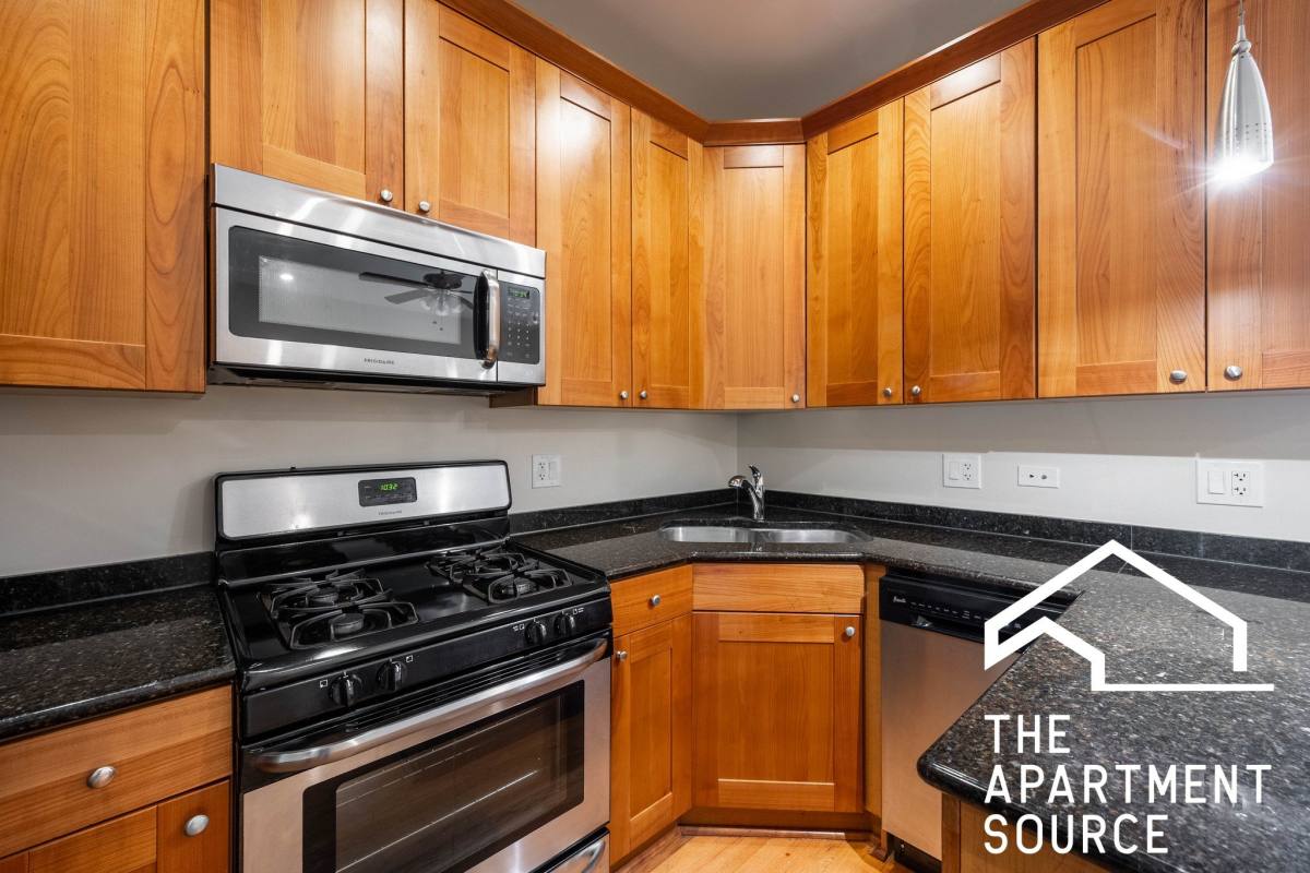 Apartment for rent at 2656 N Hamlin Ave #2S, Chicago, IL 60647
