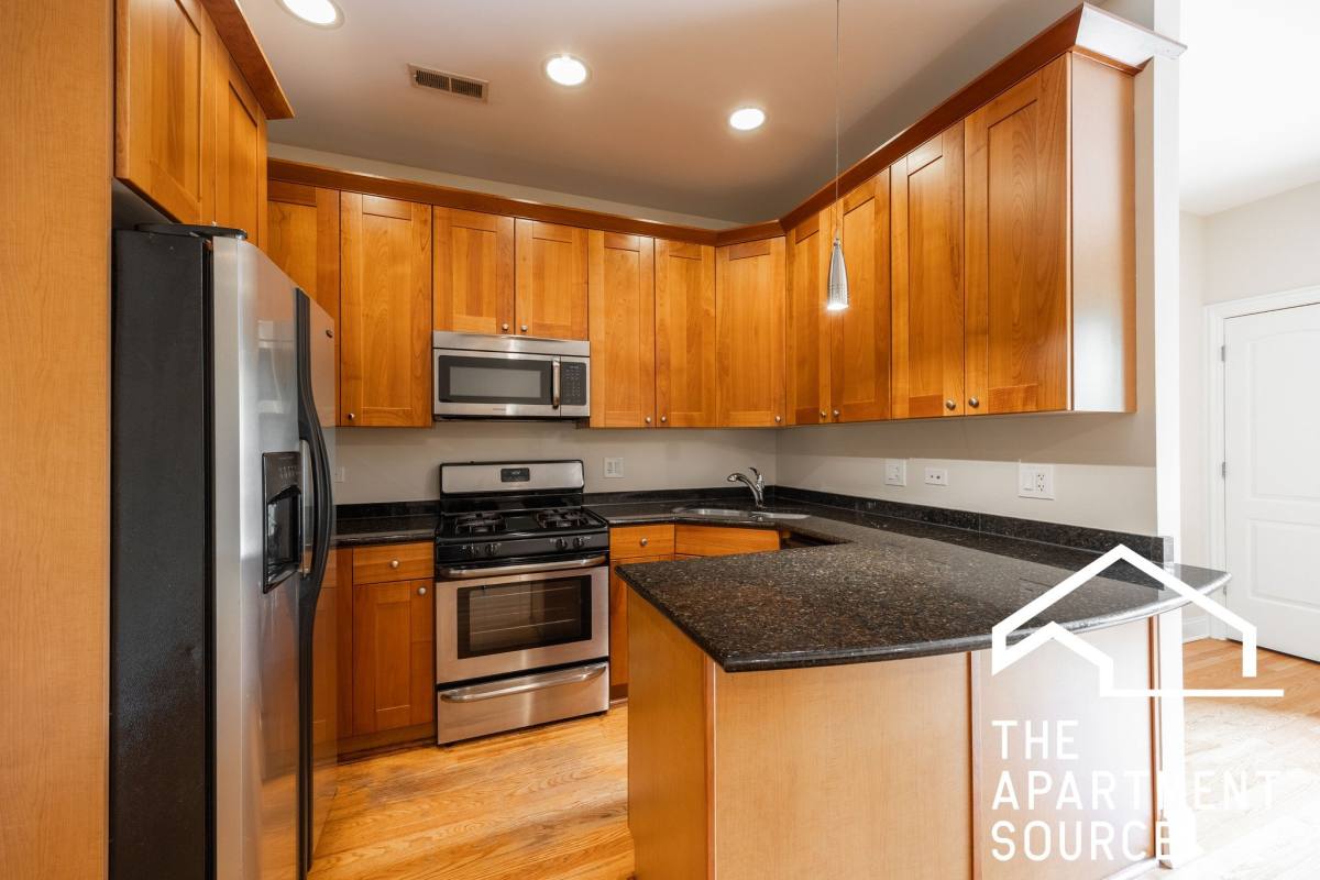 Apartment for rent at 2656 N Hamlin Ave #2S, Chicago, IL 60647