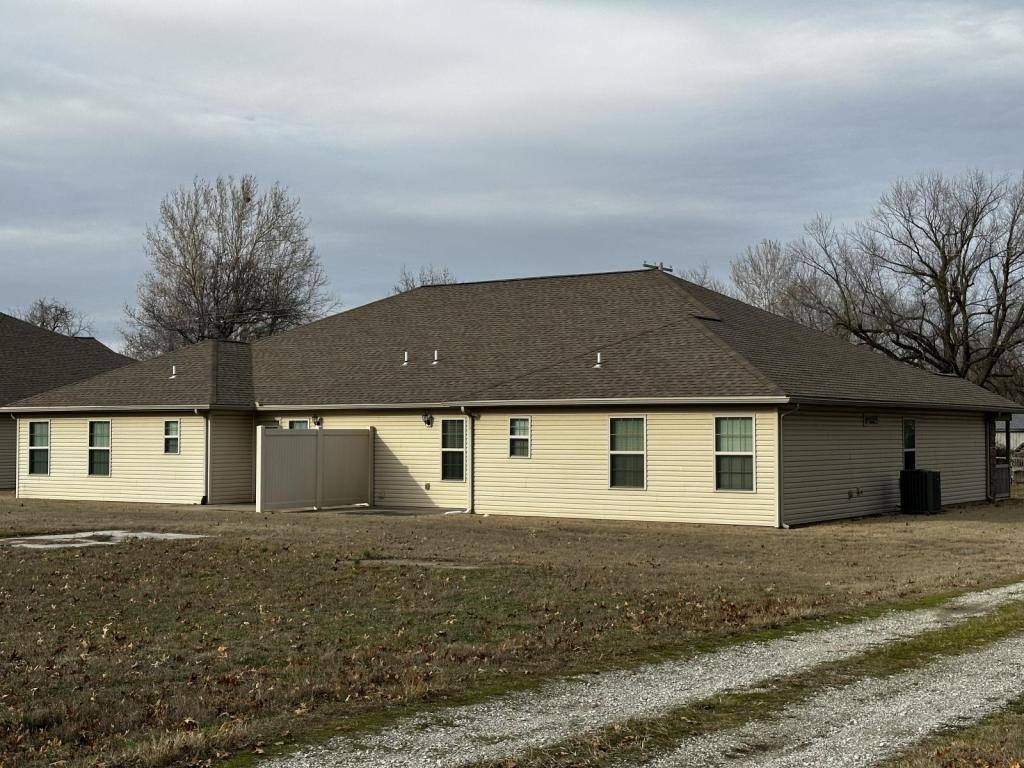 House for rent at 818 15th St, Webb City, MO 64870