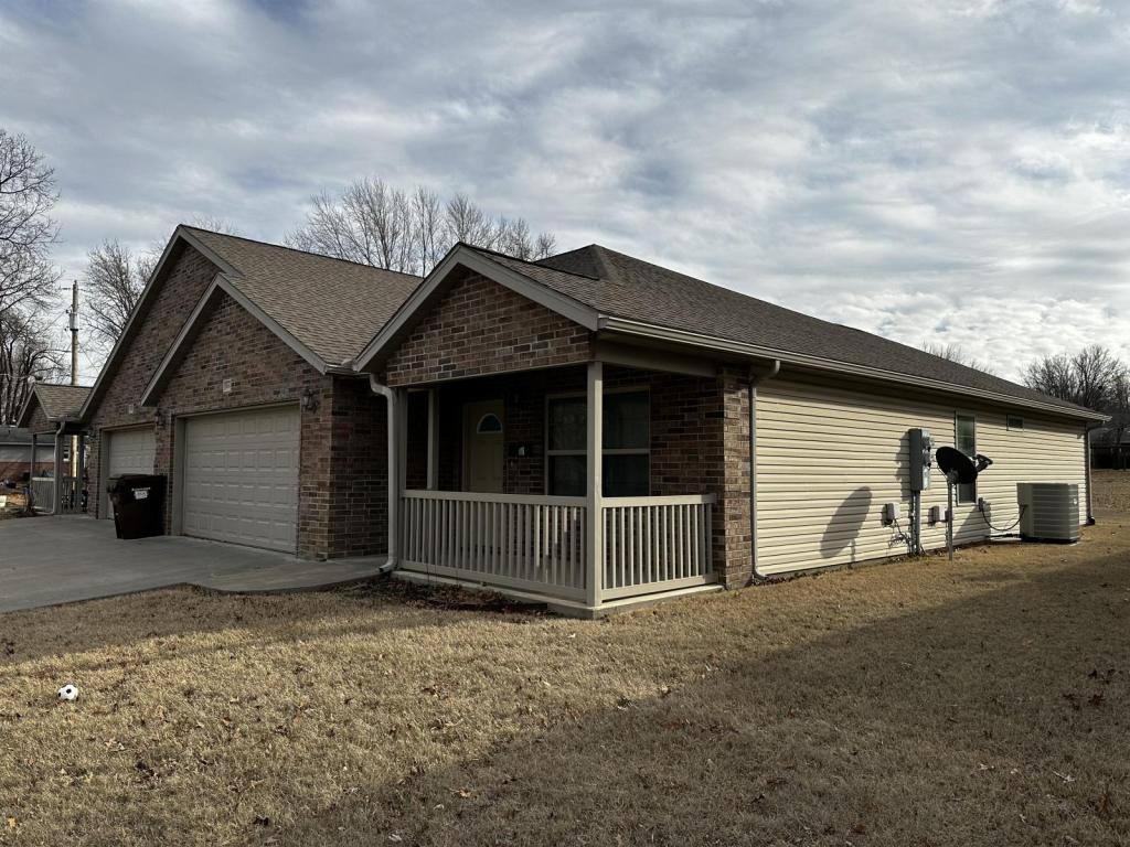 House for rent at 818 15th St, Webb City, MO 64870