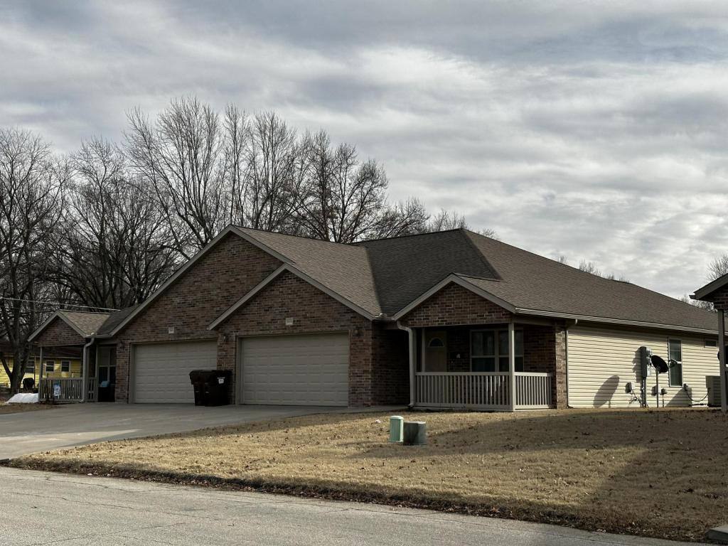 House for rent at 818 15th St, Webb City, MO 64870