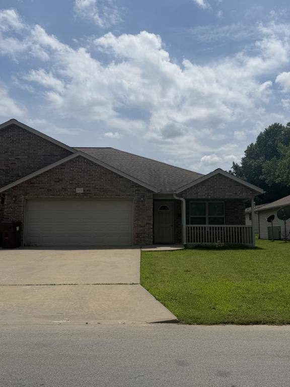 House for rent at 818 15th St, Webb City, MO 64870