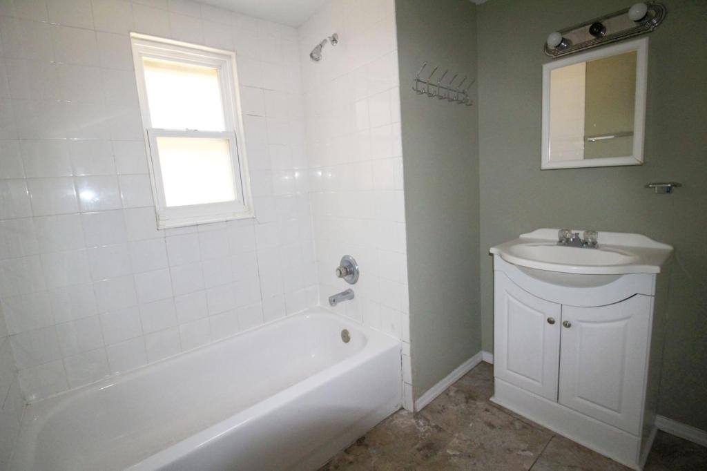 Apartment for rent at 2584 Deming Ave, Columbus, OH 43202