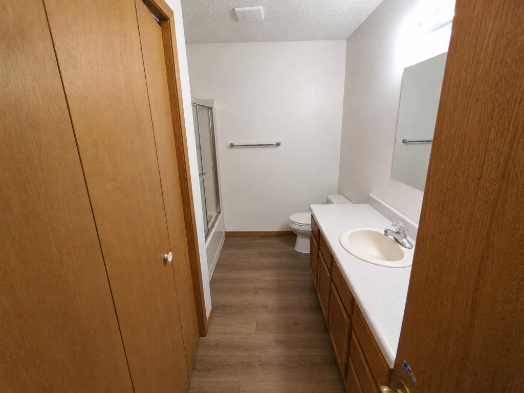 Apartment for rent at 401 15th St NE, Mandan, ND 58554