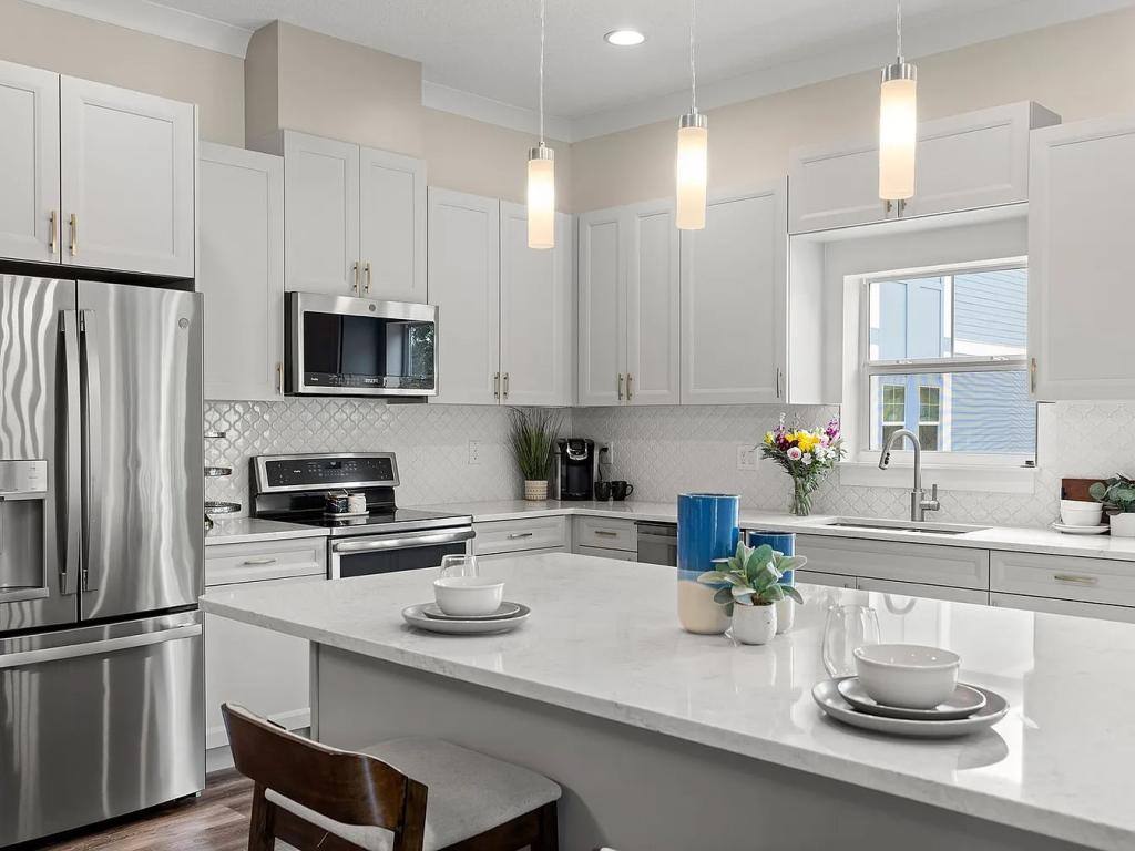 Townhouse for rent at 3120 W Azeele St #1, Tampa, FL 33609