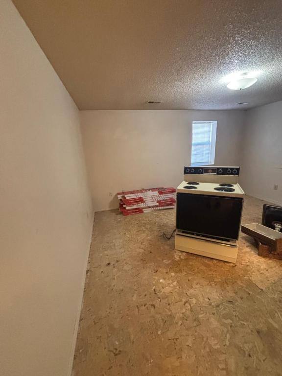 Apartment for rent at 108 N Market St #5, Mount Vernon, MO 65712