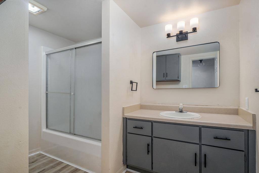 Apartment for rent at 108 N Market St #5, Mount Vernon, MO 65712
