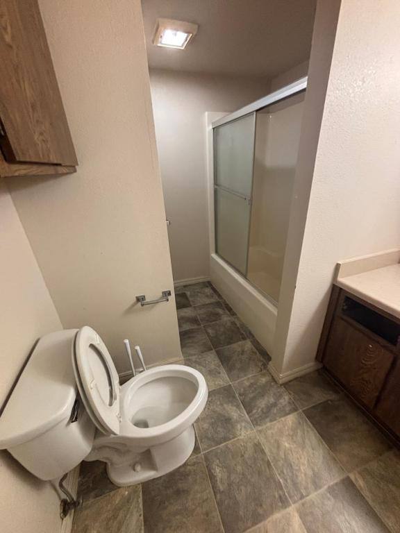 Apartment for rent at 108 N Market St #5, Mount Vernon, MO 65712