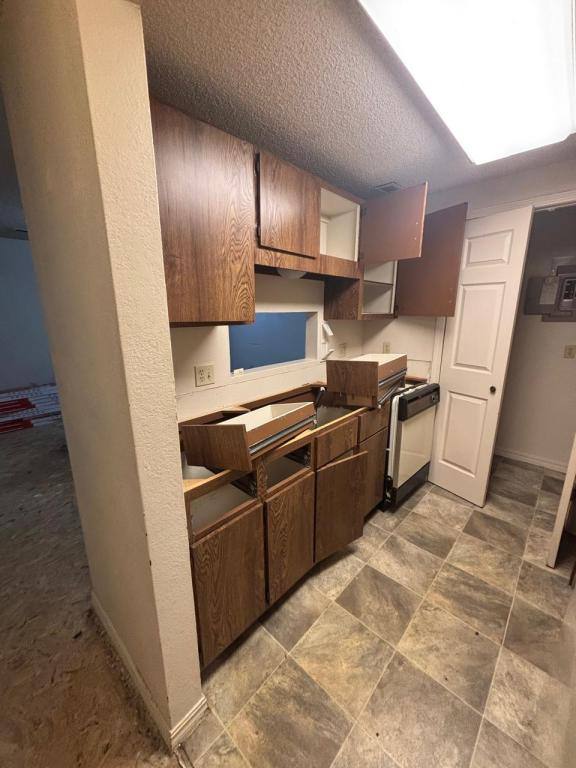 Apartment for rent at 108 N Market St #5, Mount Vernon, MO 65712