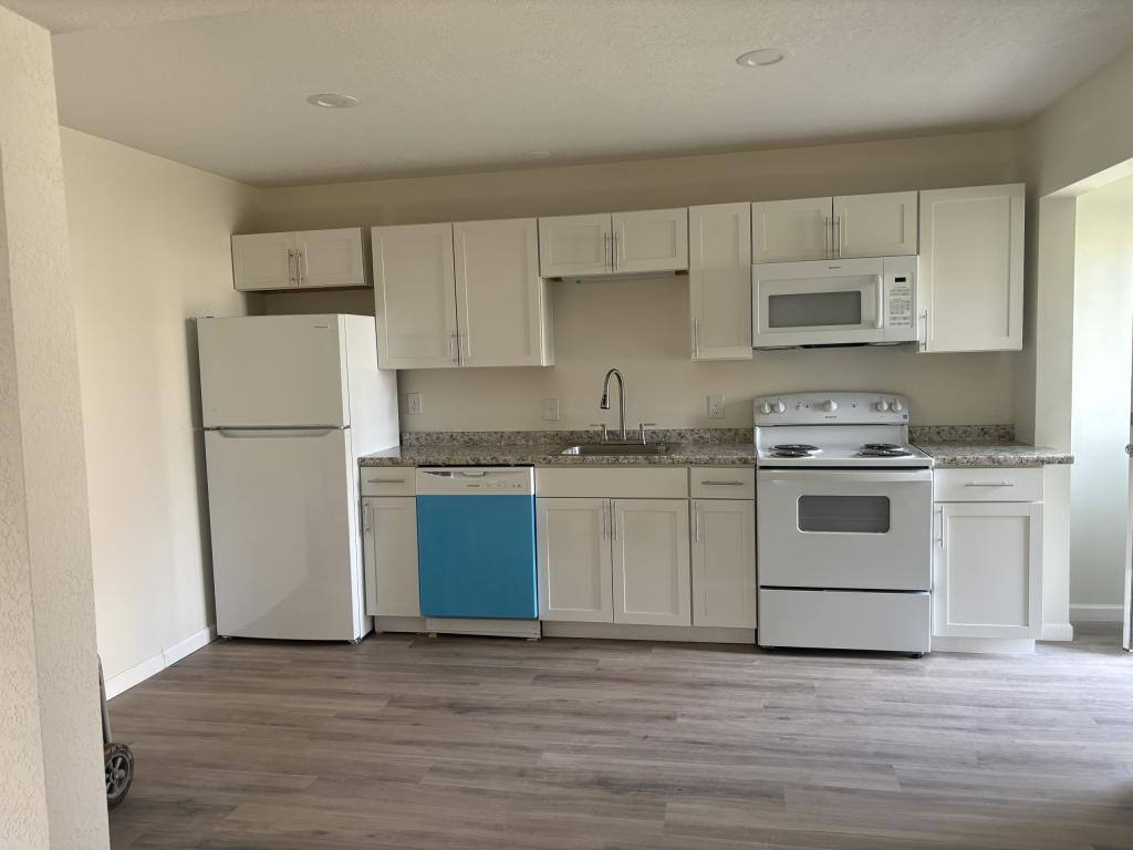 Apartment for rent at 210 W 5th St, Trenton, TN 38382
