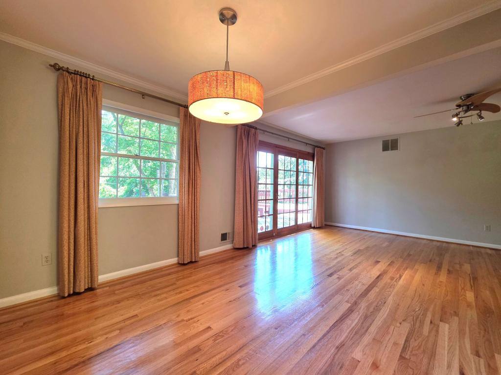 House for rent at 2215 Collingwood Rd, Alexandria, VA 22308