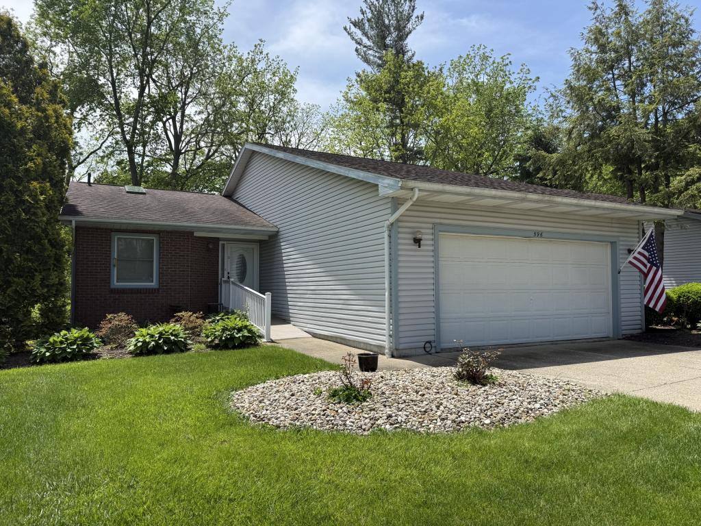 Townhouse for rent at 596 Forest Creek Dr, Wooster, OH 44691