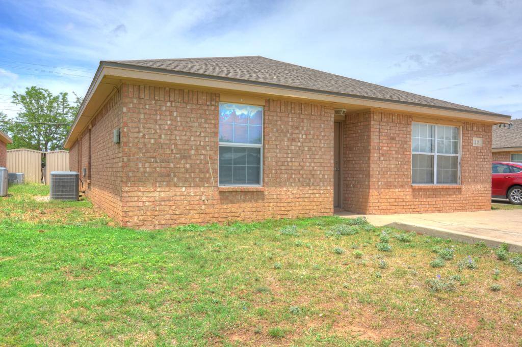 Townhouse for rent at 1118 A 82nd St, Lubbock, TX 79423