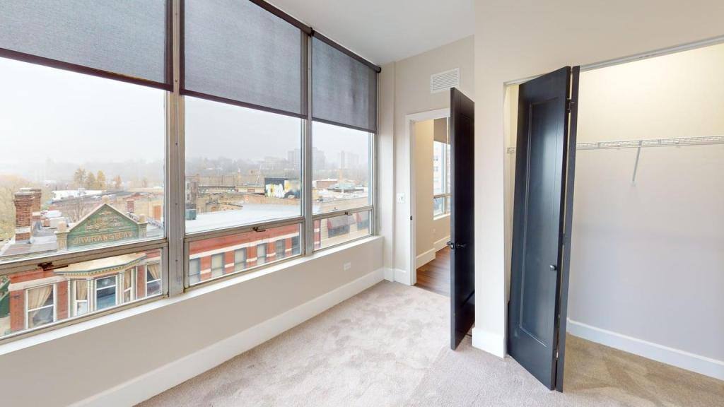 Apartment for rent at 40 Dupage Court, Elgin, IL 60120