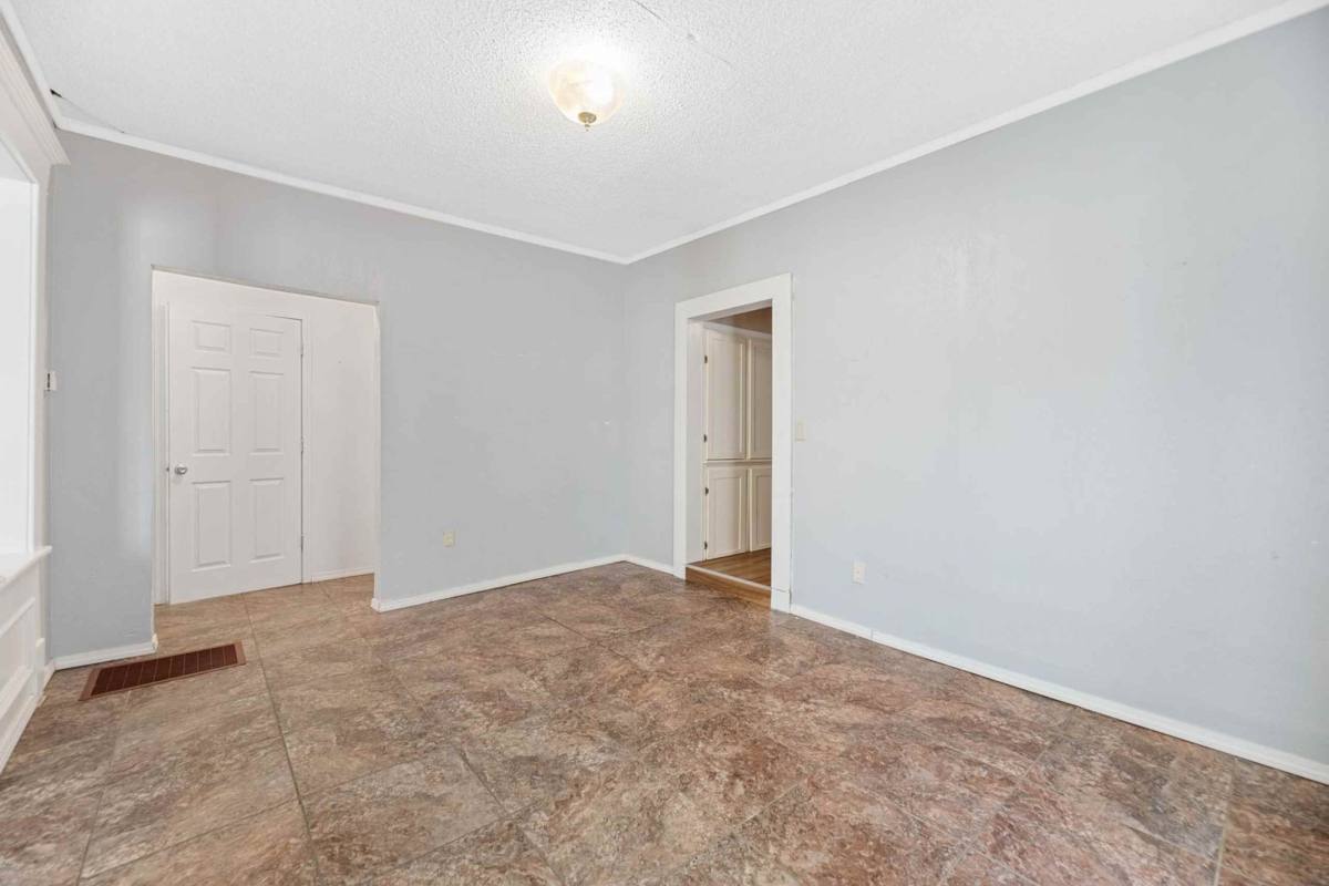 Apartment for rent at 1604 N Topeka, Wichita, KS 67205