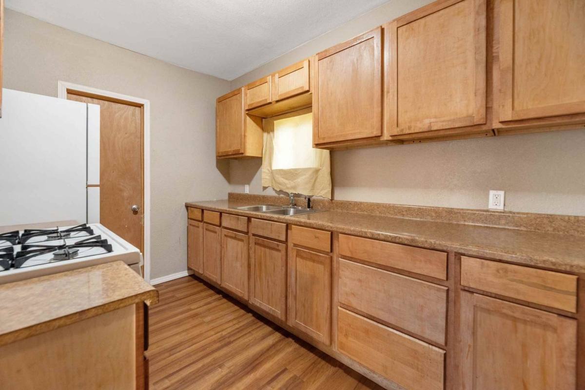 Apartment for rent at 1604 N Topeka, Wichita, KS 67205