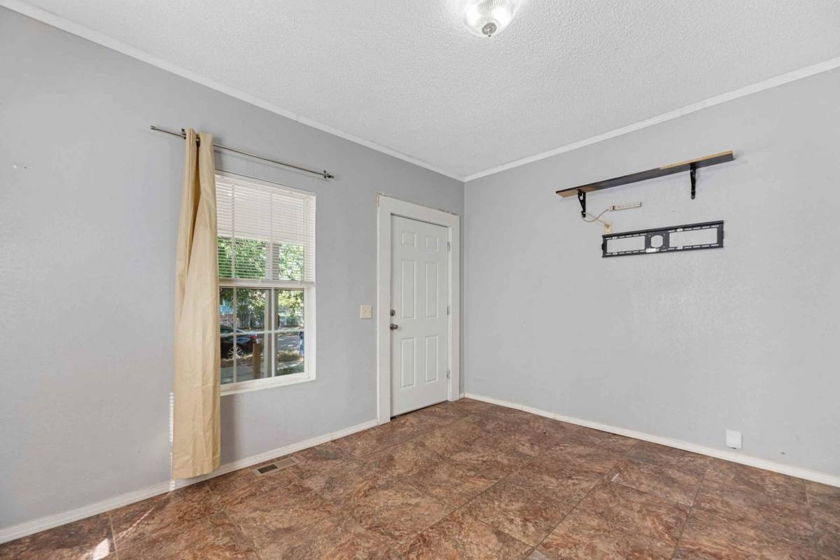 Apartment for rent at 1604 N Topeka, Wichita, KS 67205