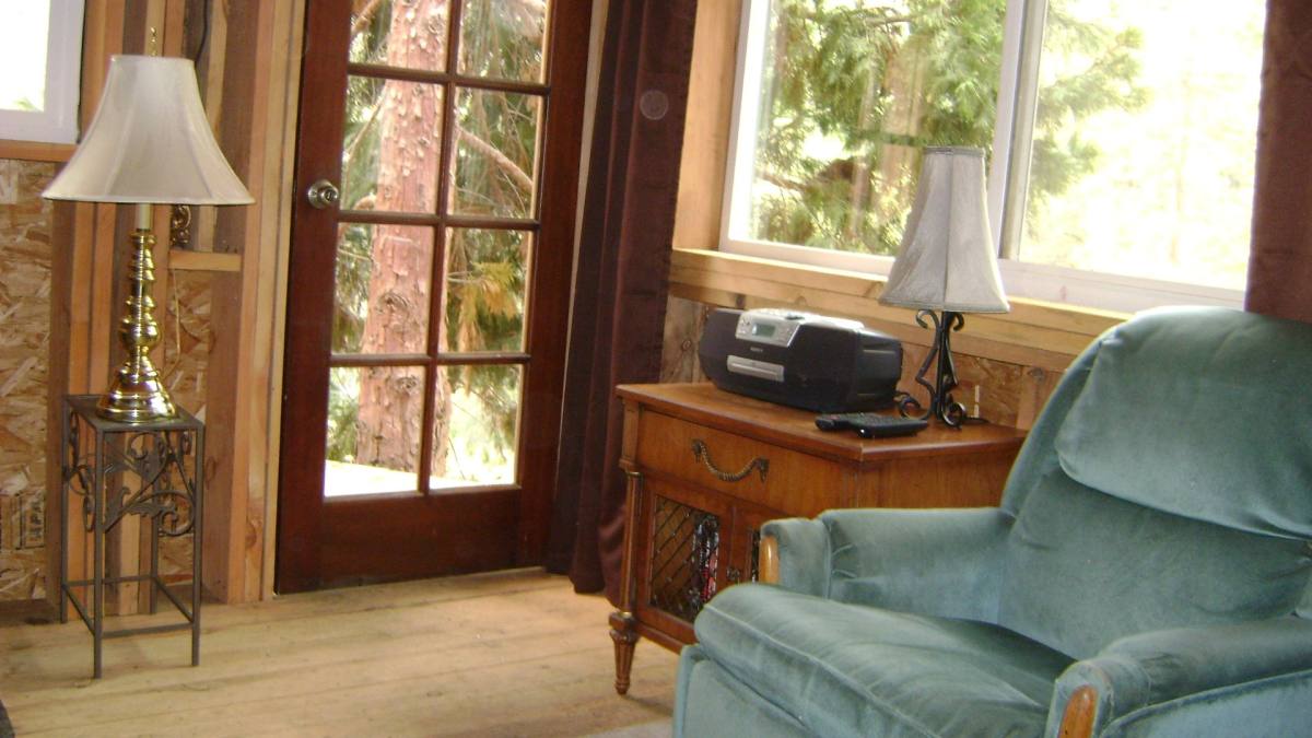 House for rent at 9779 Sunny Hill Rd #1, Igo, CA 96047