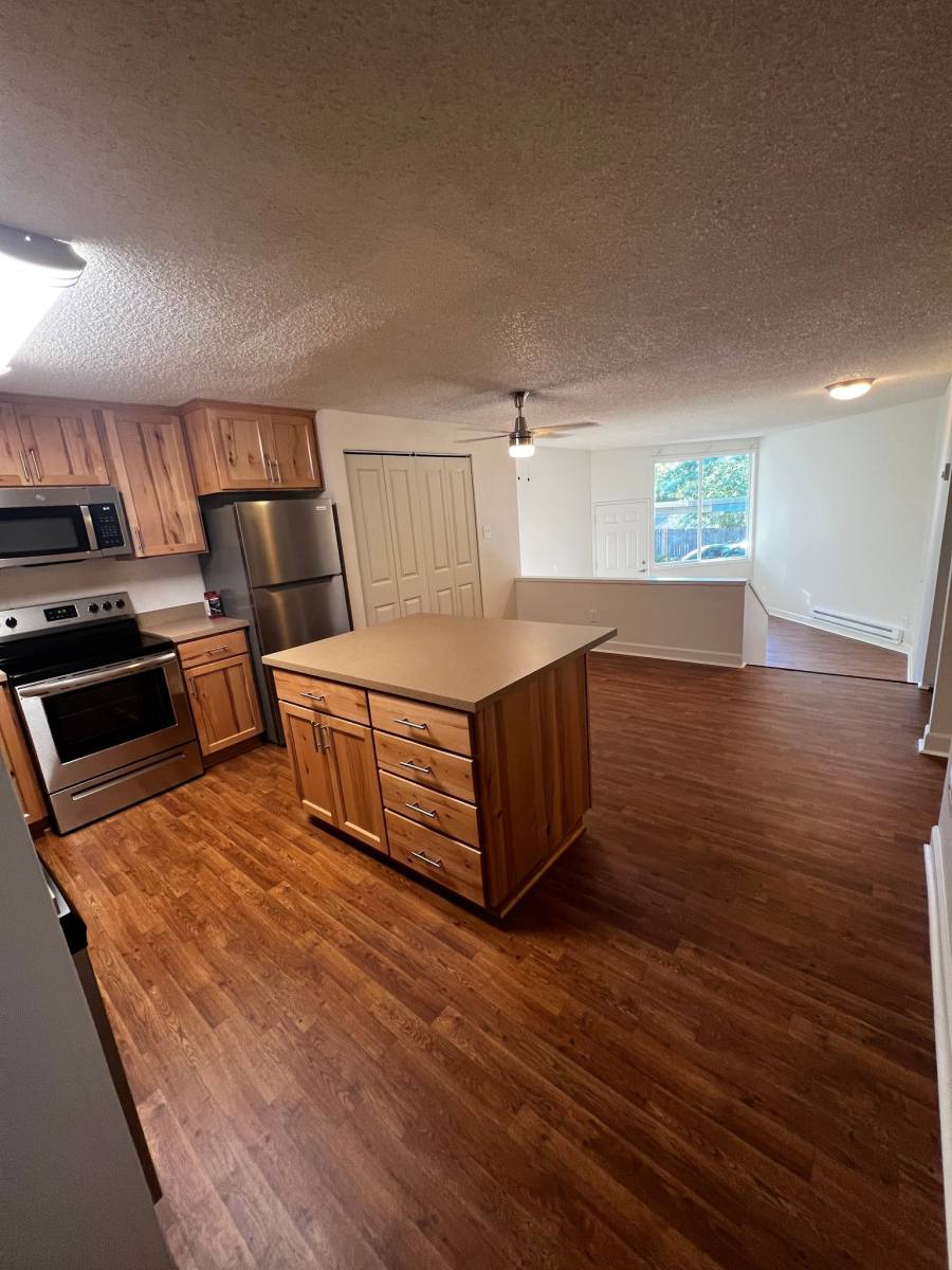 Apartment for rent at 8585 SW Canyon Lane #11, Portland, OR 97225