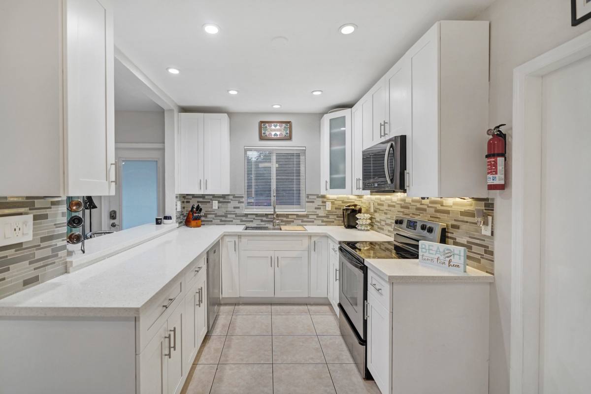 House for rent at 954 NE 26th Ave, Pompano Beach, FL 33062