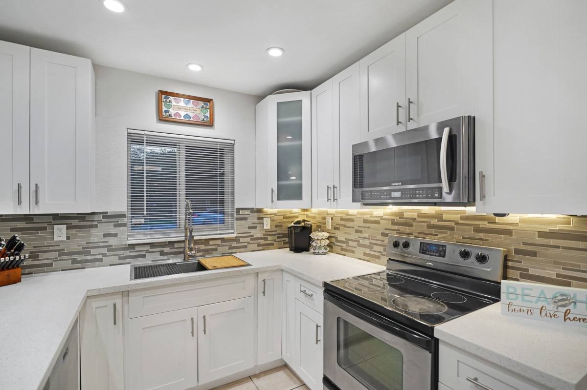 House for rent at 954 NE 26th Ave, Pompano Beach, FL 33062