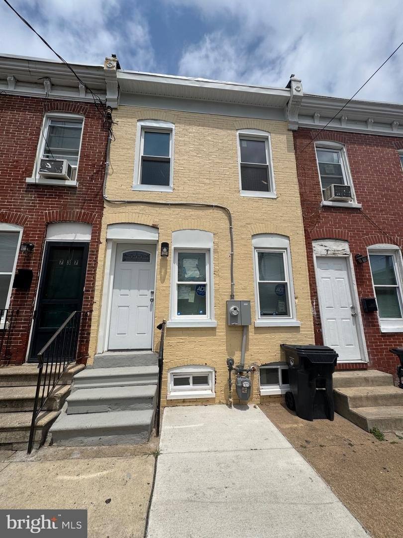 Townhouse for rent at 739 E 10th St, Wilmington, DE 19801