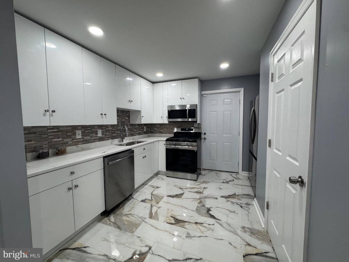 Townhouse for rent at 739 E 10th St, Wilmington, DE 19801