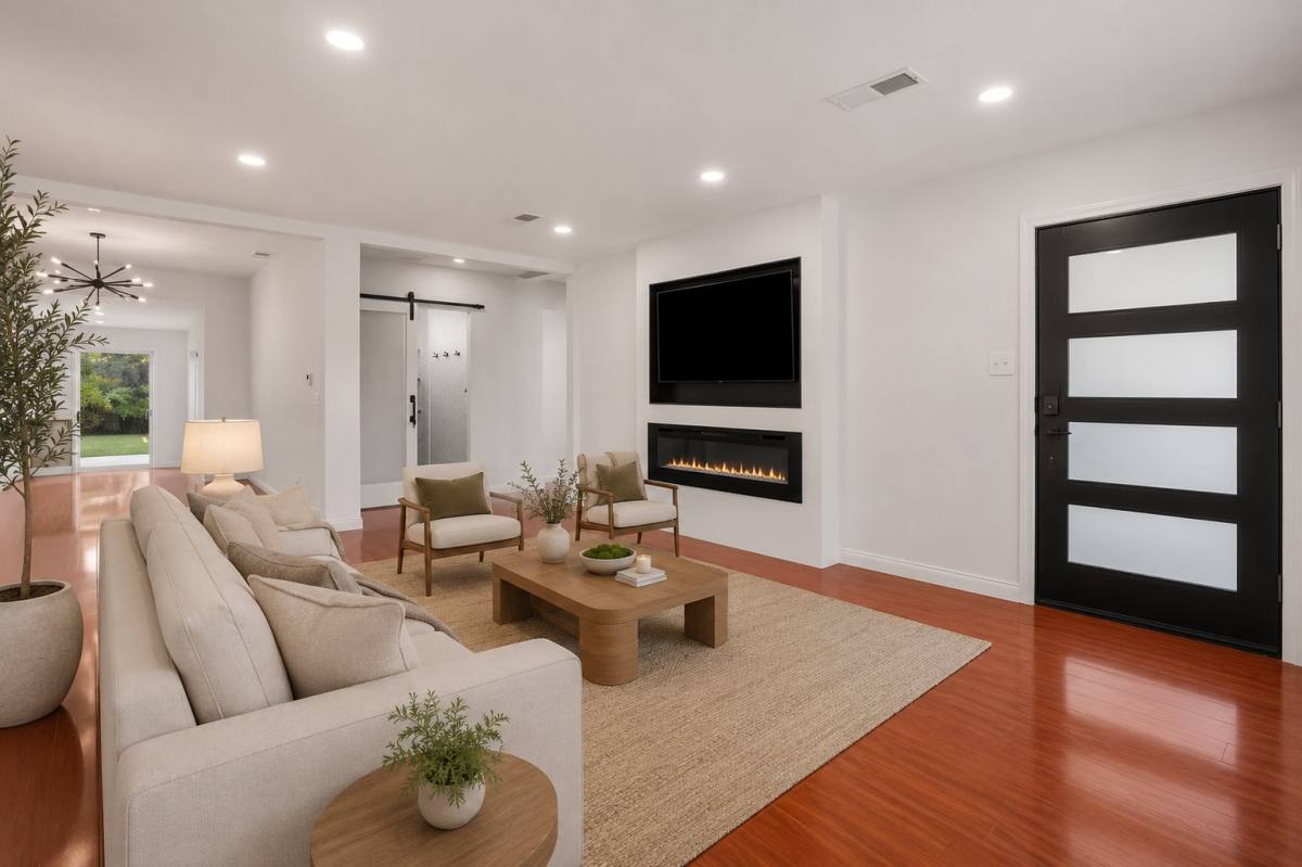 Apartment for rent at 17337 Emelita St, Encino, CA 91316