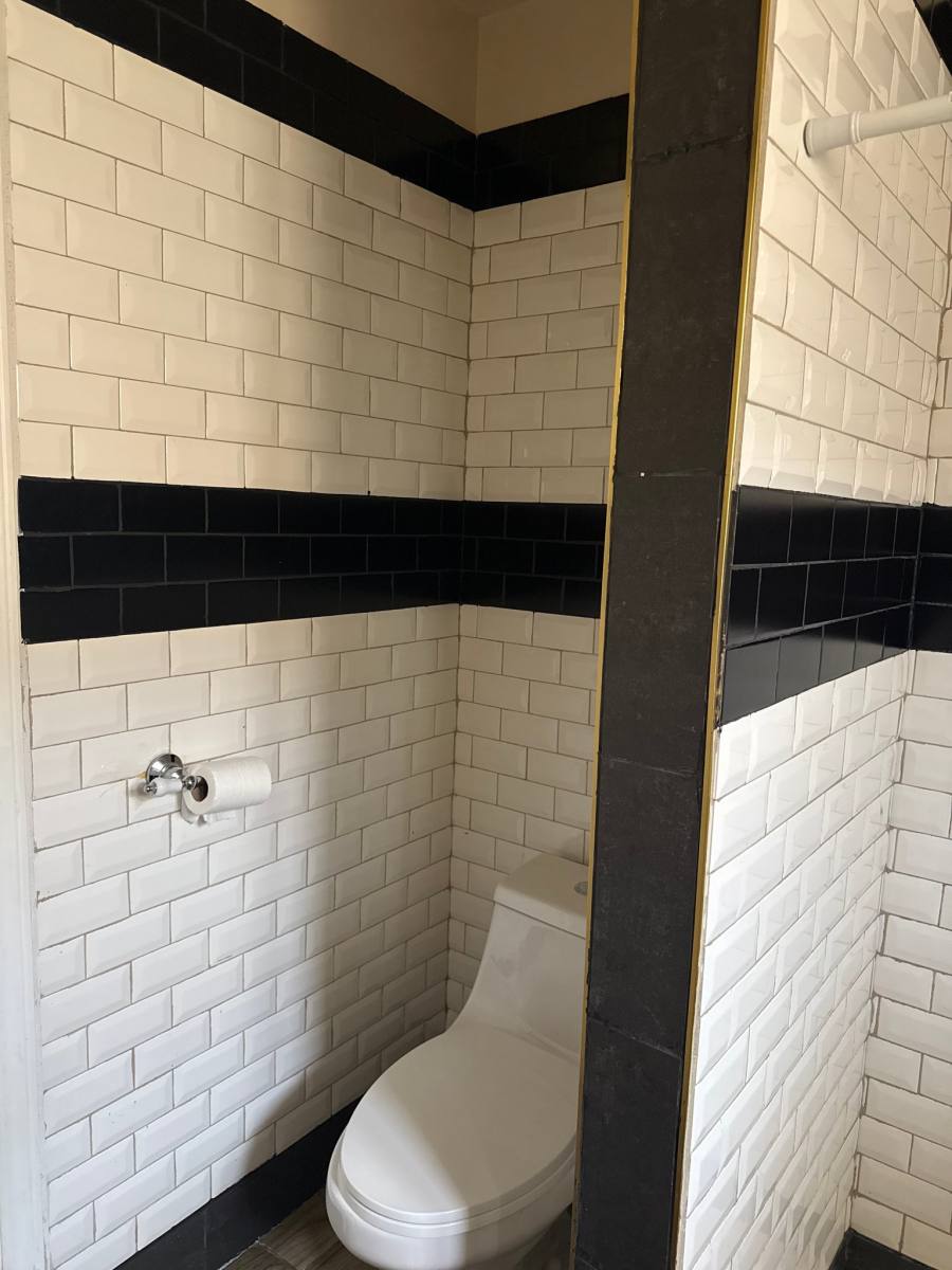 Apartment for rent at 525 E Hyde Park Blvd #C, Inglewood, CA 90302