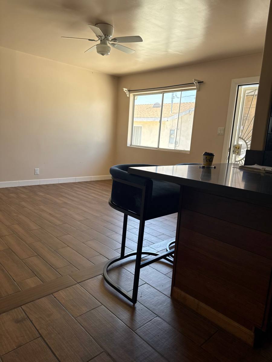 Apartment for rent at 525 E Hyde Park Blvd #C, Inglewood, CA 90302