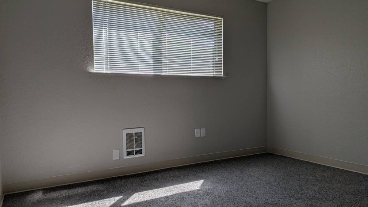 Apartment for rent at 926 N 95th St #5, Seattle, WA 98103