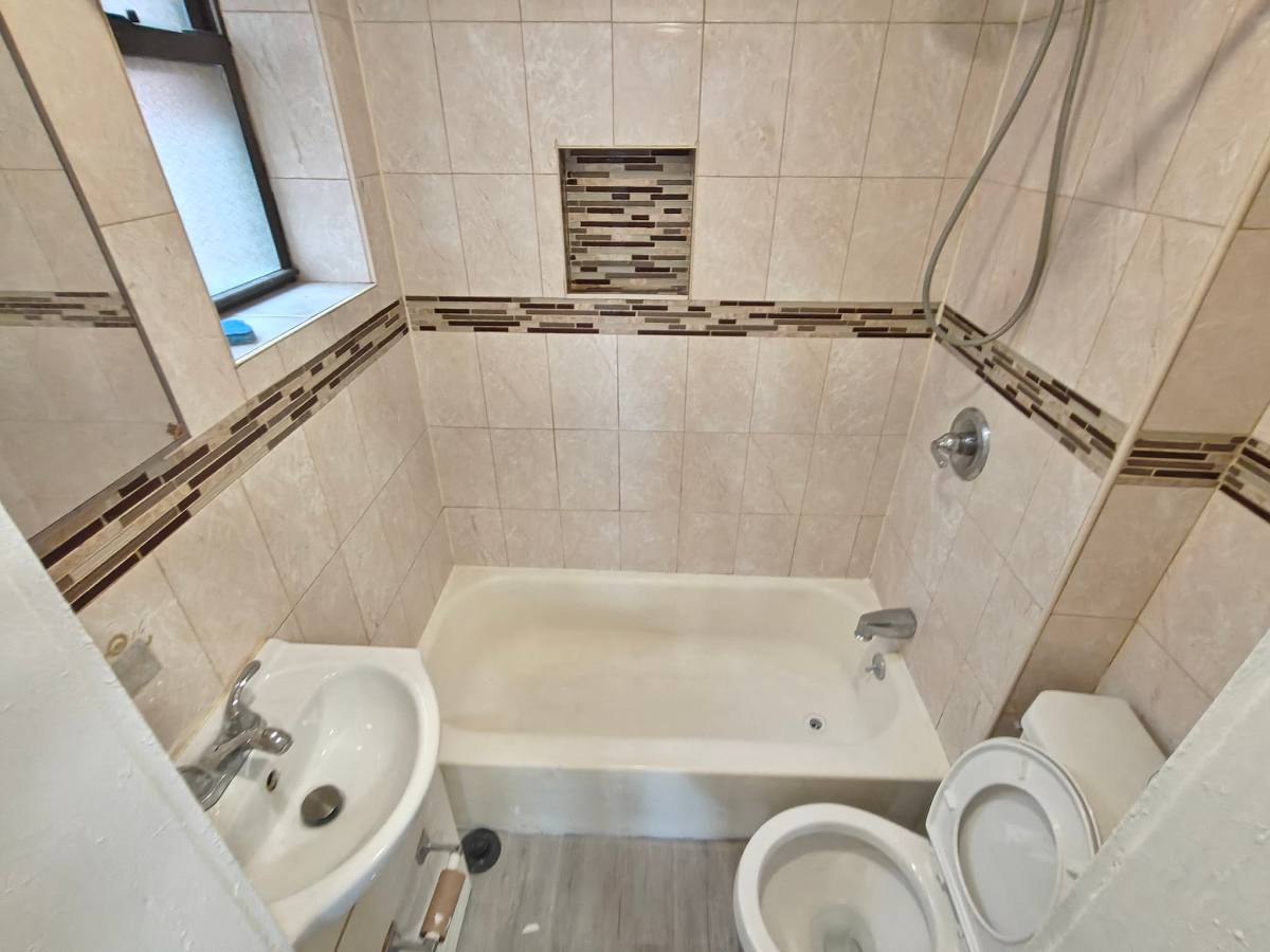 Apartment for rent at 115 Grafton Ave #3, Newark, NJ 07104