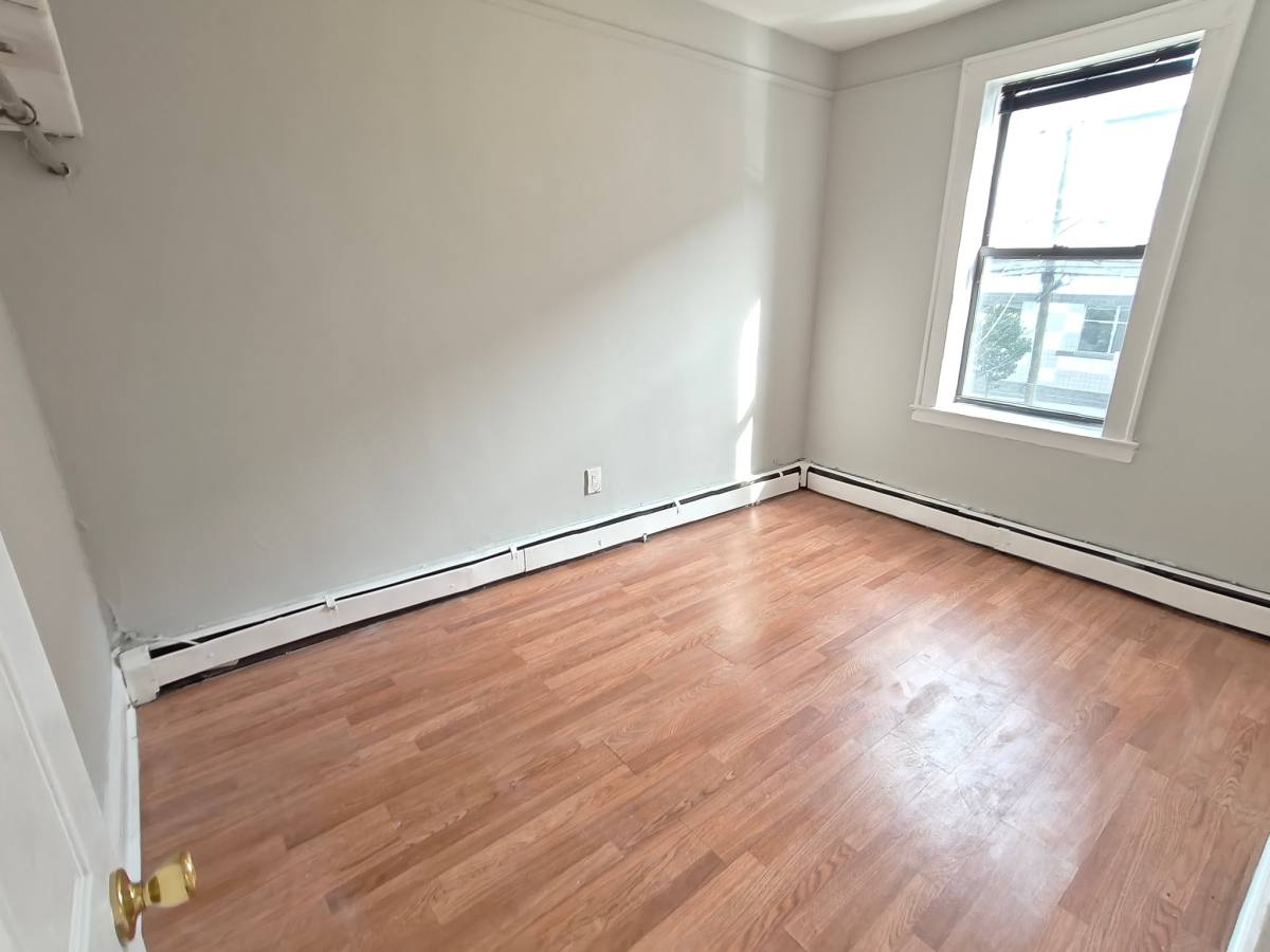 Apartment for rent at 115 Grafton Ave #3, Newark, NJ 07104