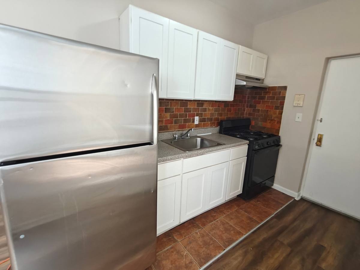 Apartment for rent at 279 Goldsmith Ave #B2, Newark, NJ 07112