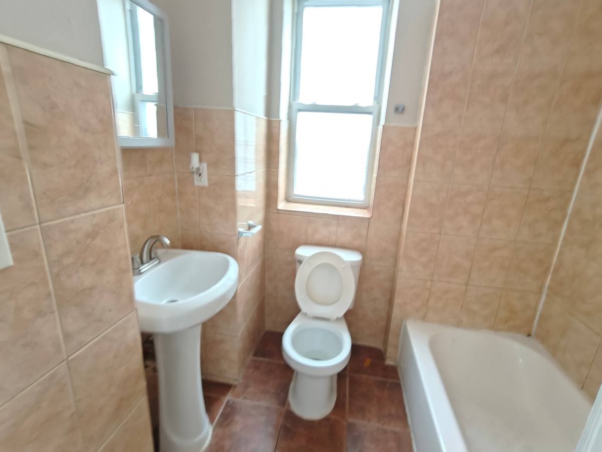 Apartment for rent at 279 Goldsmith Ave #B2, Newark, NJ 07112