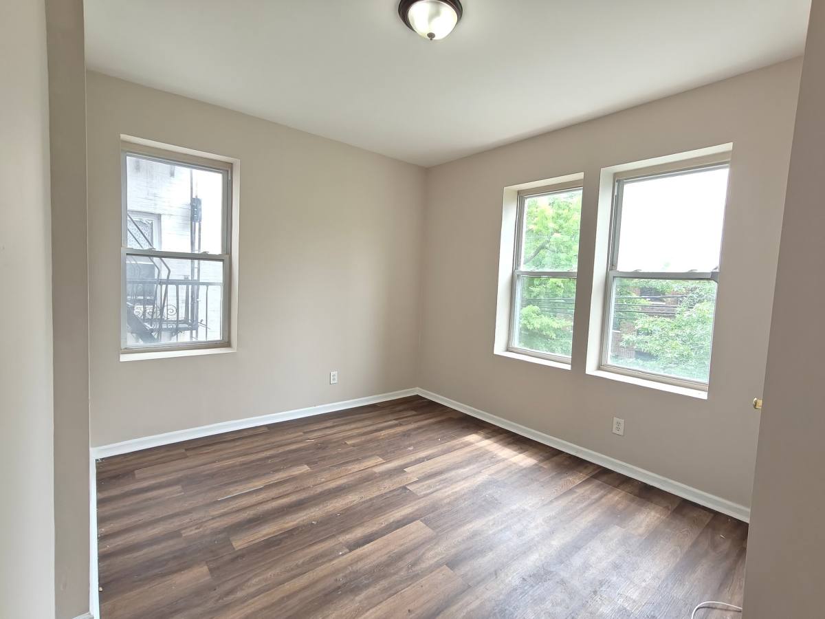 Apartment for rent at 279 Goldsmith Ave #B2, Newark, NJ 07112