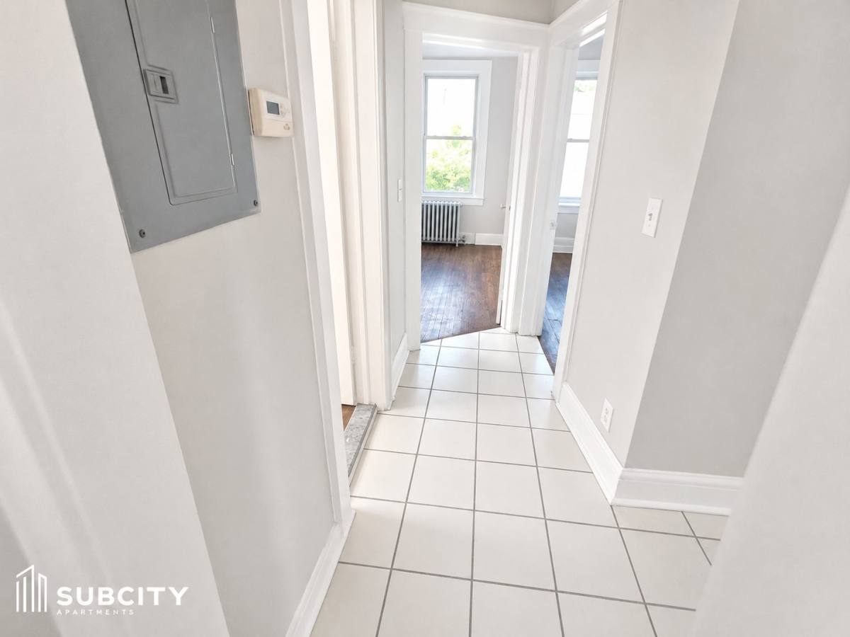 Apartment for rent at 381 Leslie St #2, Newark, NJ 07112
