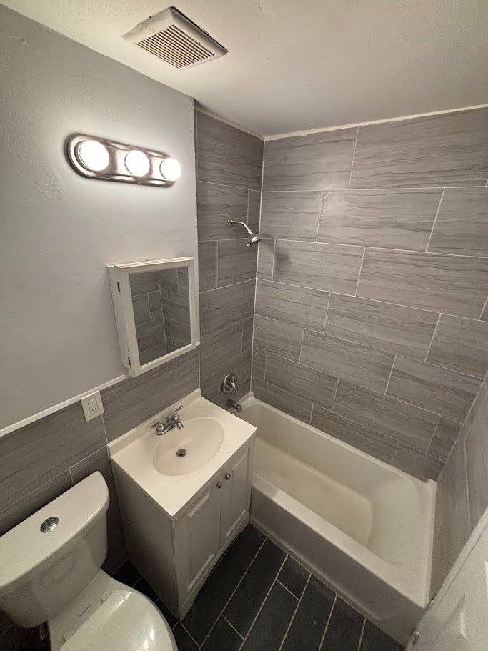 Apartment for rent at 420 W 7th St, Plainfield, NJ 07060