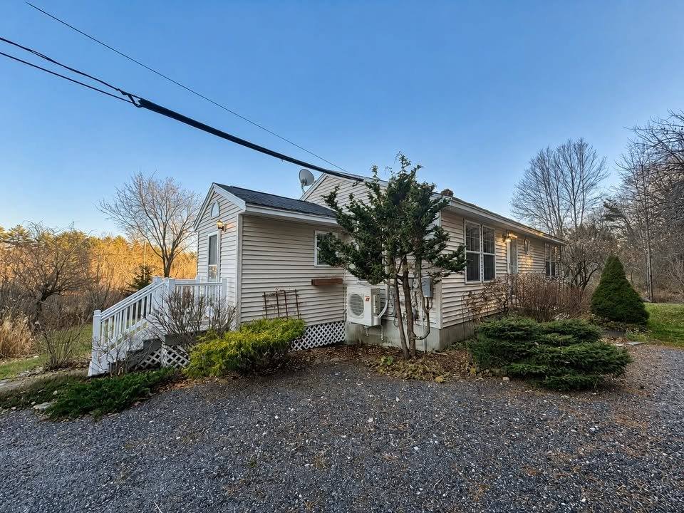 Townhouse for rent at 129 Lawrence Rd, Gray, ME 04039