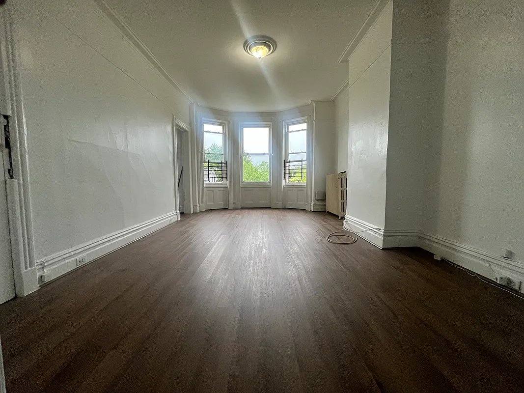 House for rent at 120 Norwood Ave, Brooklyn, NY 11208