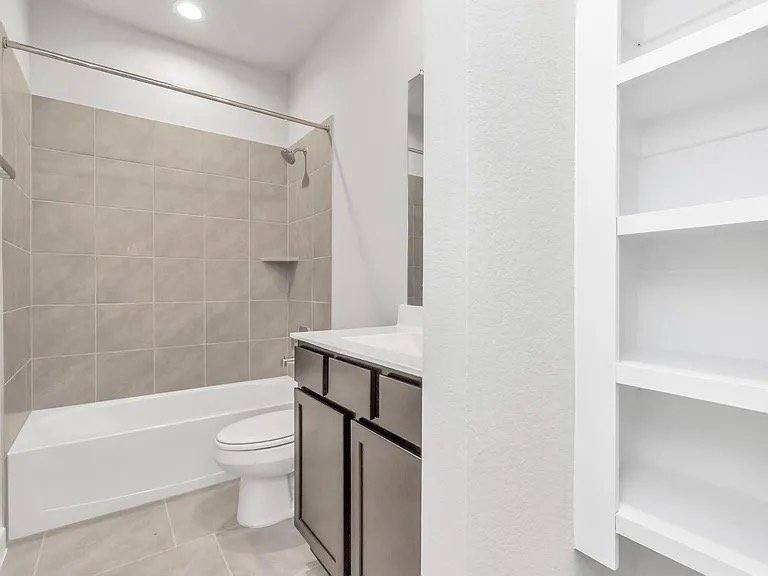 House for rent at 3020 Gunnersbury Dr, Houston, TX 77047