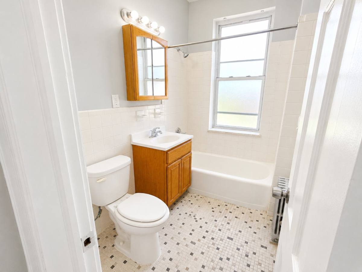 Apartment for rent at 383 Clifton Ave #L5, Newark, NJ 07104