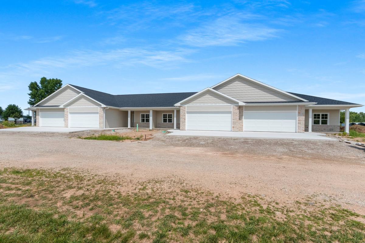 Townhouse for rent at 2724 Sachet Place, Green Bay, WI 54311