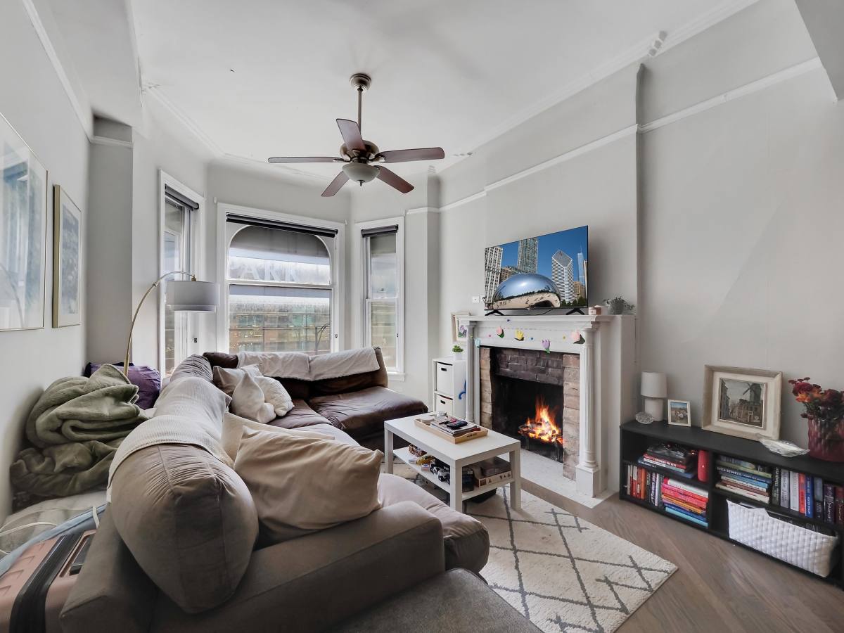 Apartment for rent at 2652 N Halsted St #3F, Chicago, IL 60614