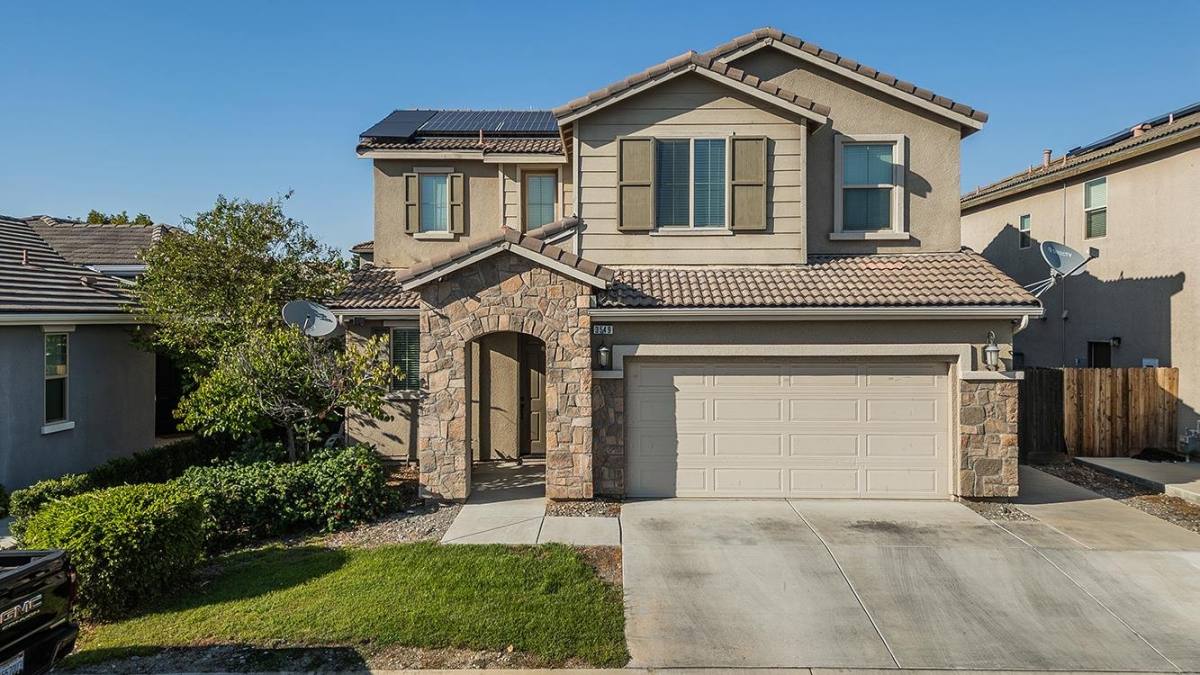 Townhouse for rent at 3549 Taylor Lane, Clovis, CA 93619