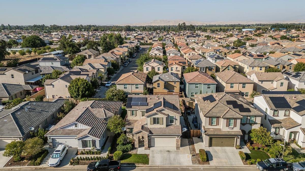 Townhouse for rent at 3549 Taylor Lane, Clovis, CA 93619