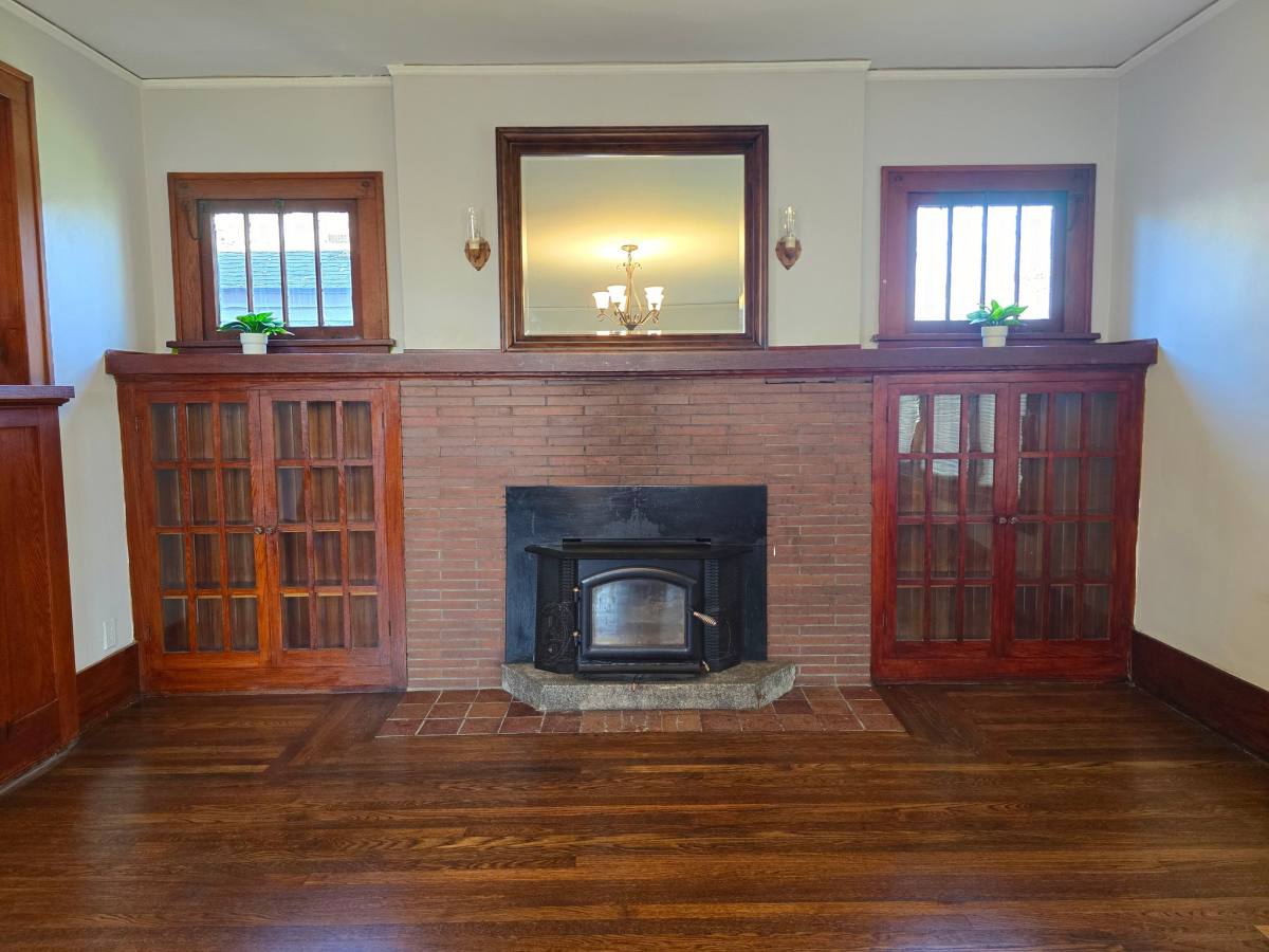 House for rent at 26850 W Seven Mile, Redford, MI 48240